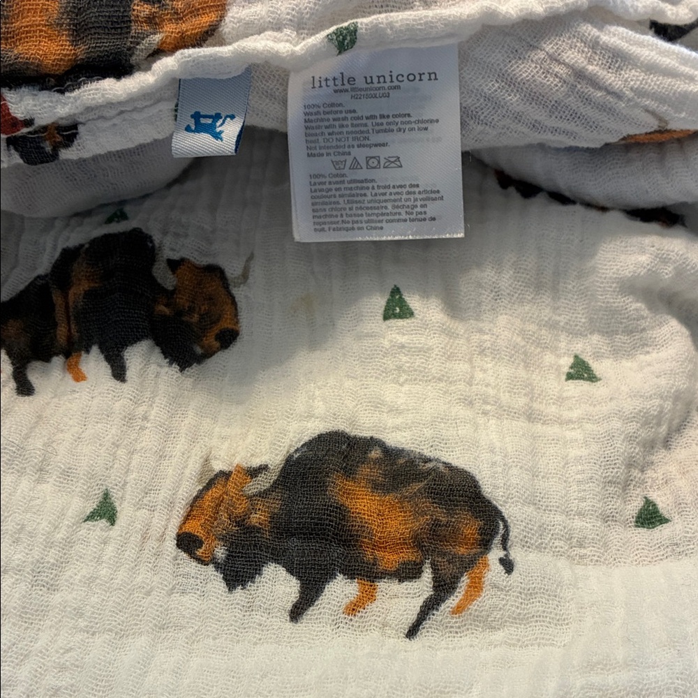 Little Unicorn Muslin Swaddle Wrap Baby Blankie with Buffalo/Cardinal/Pine Tree